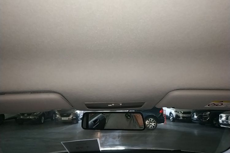 Skoda Rapid 2019 car image #18