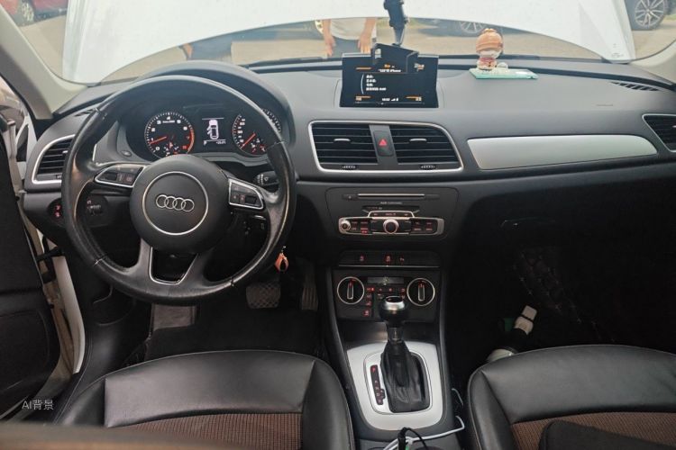 Audi Q3 2017 car image #11