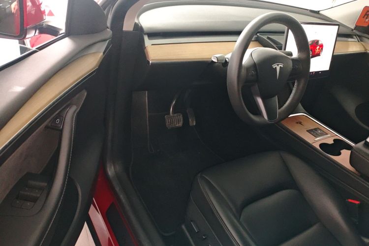 Tesla Model Y 2023 #16 Tesla Model Y 2023 car image #16