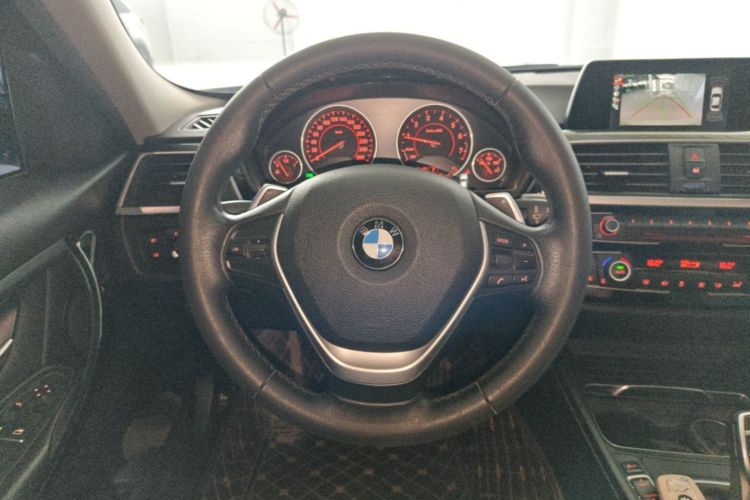 BMW 3 Series 2017 car image #11