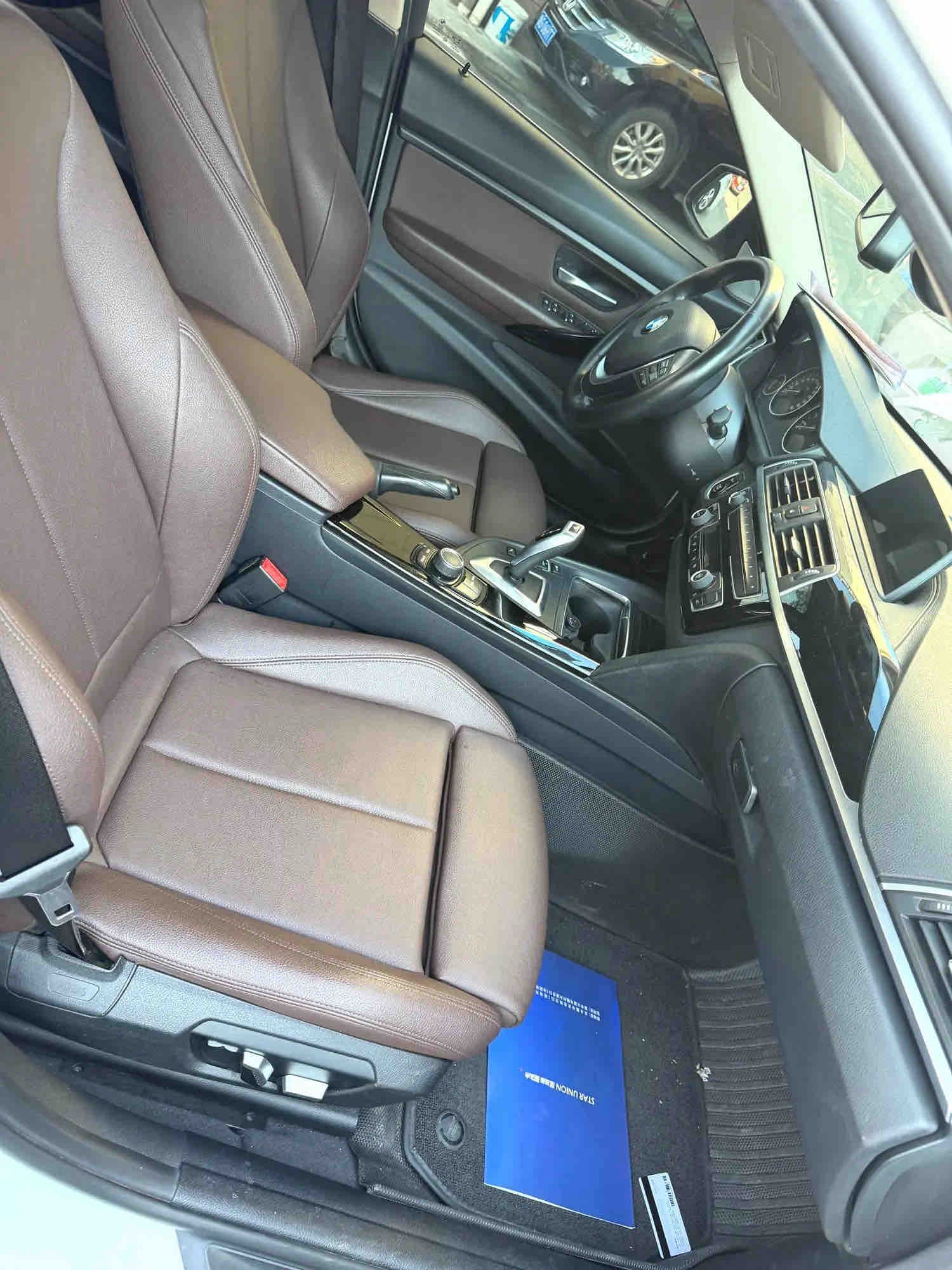 BMW 3 Series 2018 imagem de carro #9