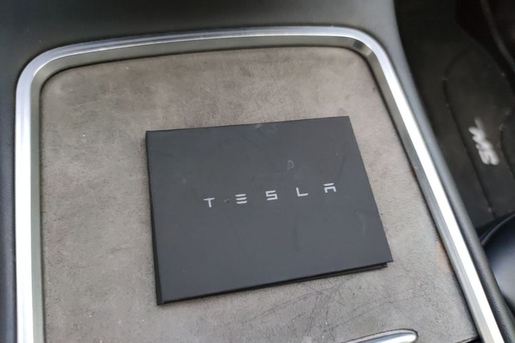 Tesla Model Y 2022 car image #14