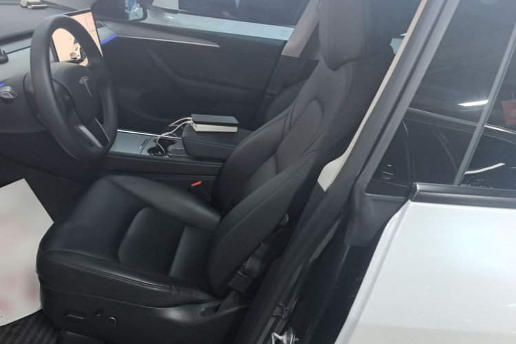 Tesla Model Y 2024 #15 Tesla Model Y 2024 car image #15