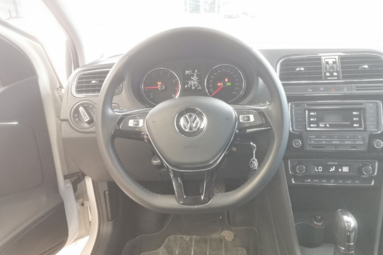 Volkswagen Polo 2017 #15 Volkswagen Polo 2017 car image #15