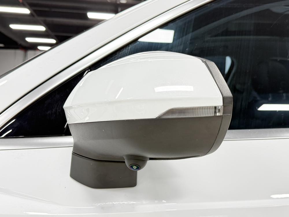 Audi Q3 2022 car image #12