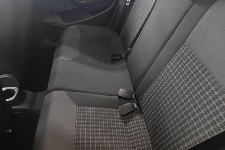 Volkswagen Polo 2017 car image #17