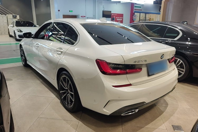 BMW 3 Series 2021 #7 BMW 3 Series 2021 immagine di auto #7