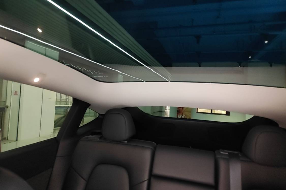 Tesla Model Y 2023 car image #6