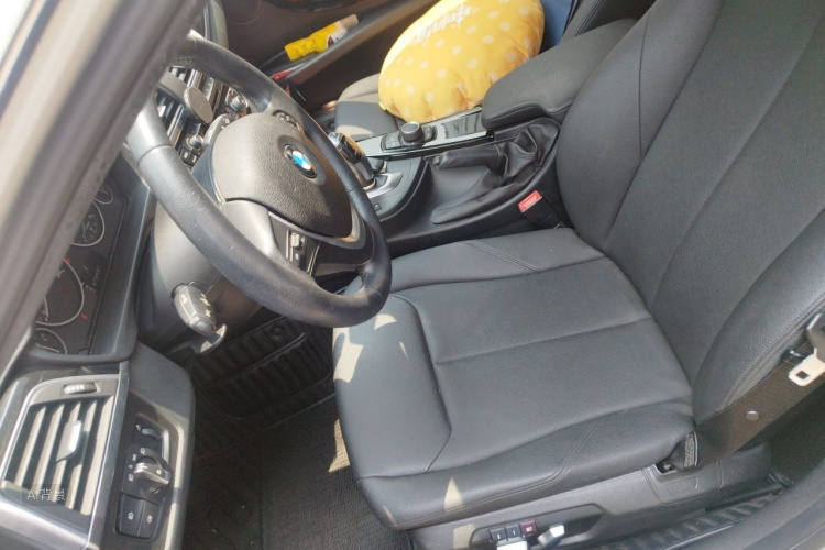 BMW 3 Series 2017 #17 BMW 3 Series 2017 car image #17