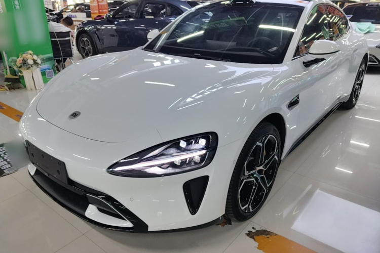 MI SU7 2025 immagine di auto #2
