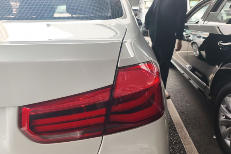 BMW 3 Series 2019 #8 BMW 3 Series 2019 car image #8