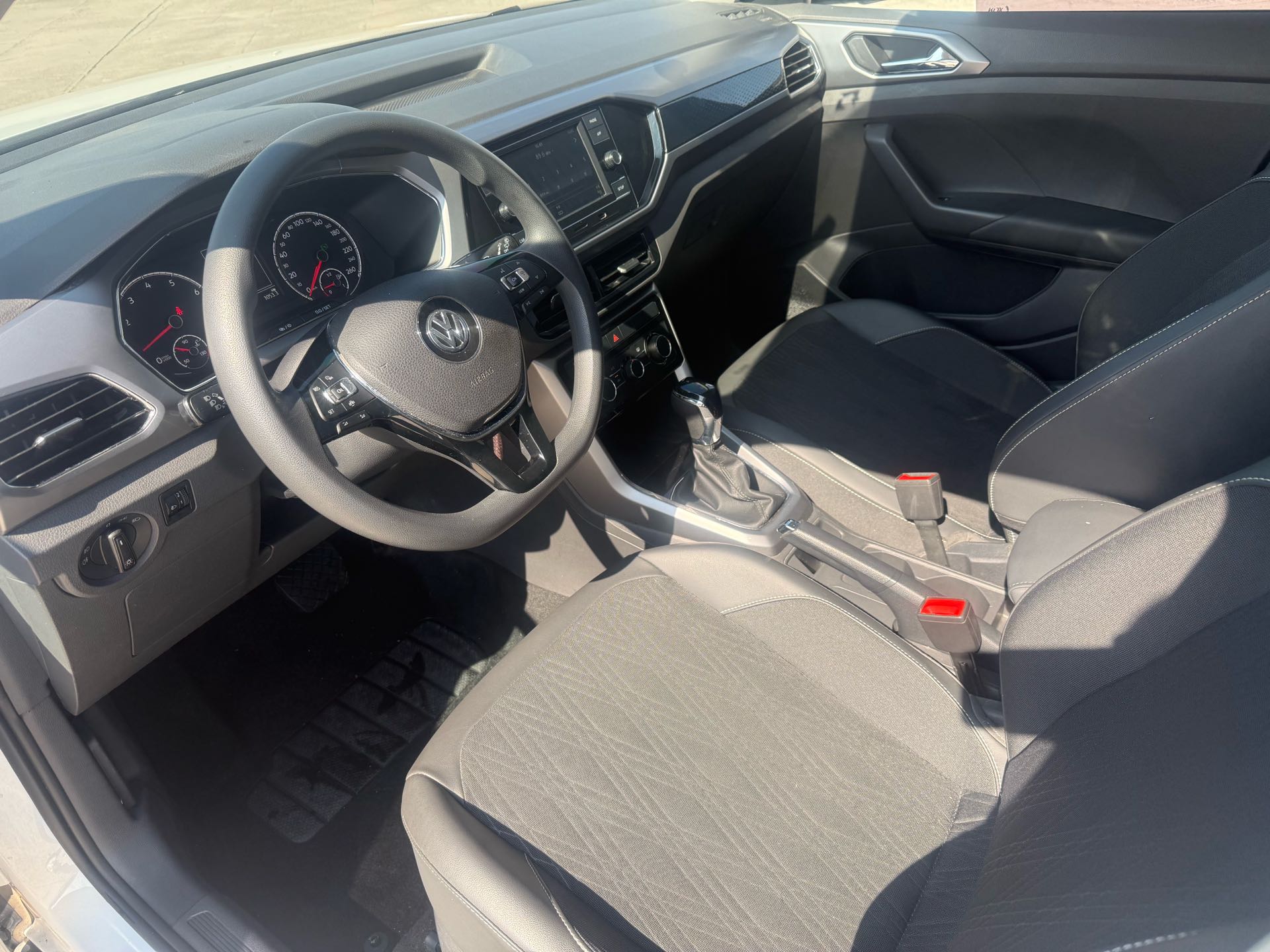 Volkswagen T-Cross 2019 #4 Volkswagen T-Cross 2019 car image #4