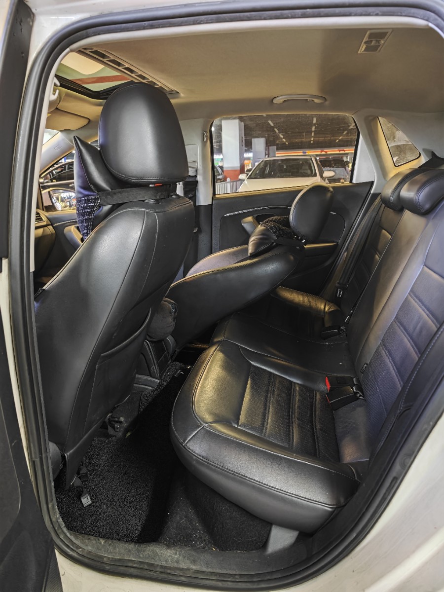Volkswagen Polo 2015 car image #4