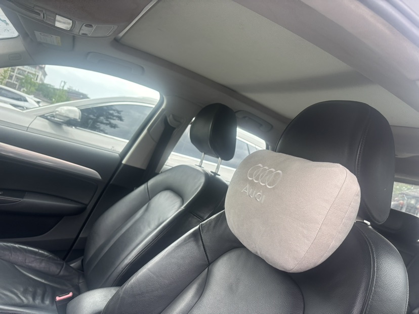 Audi Q3 2016 car image #6