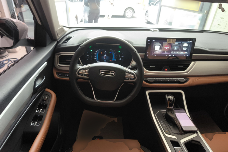 GEELY Vision X6 2020 immagine di auto #11