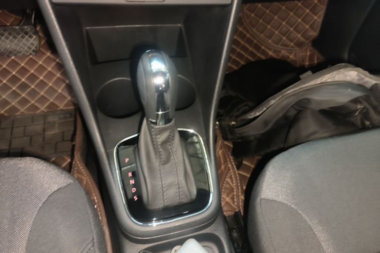 Volkswagen Polo 2019 car image #14