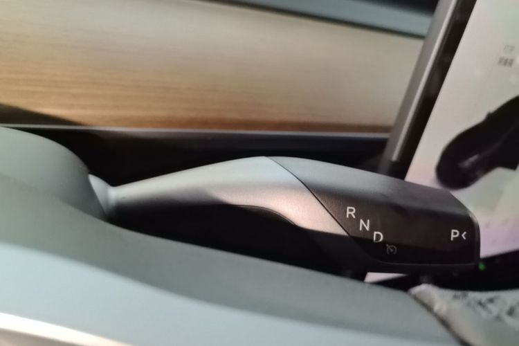 Tesla Model 3 2022 car image #14