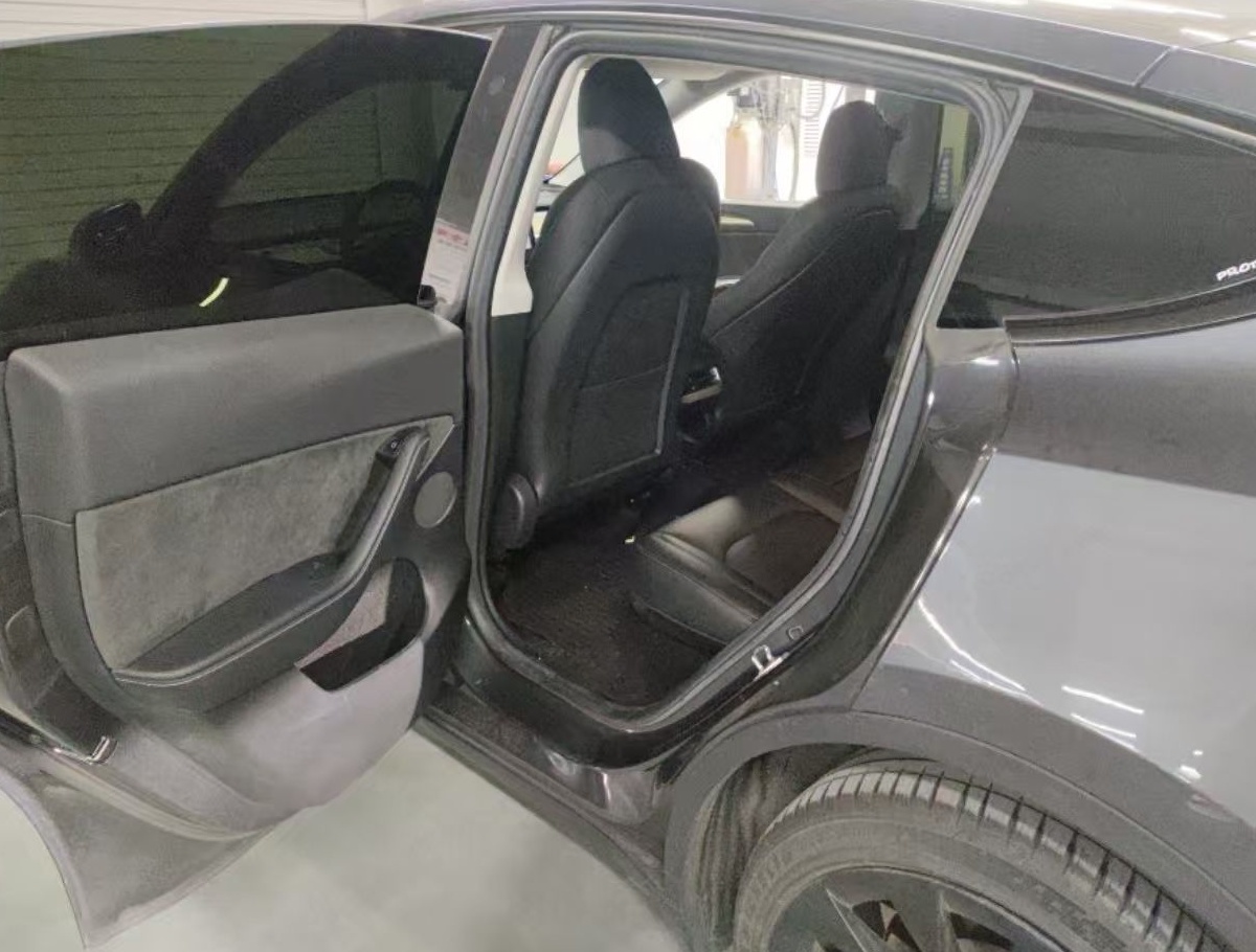 Tesla Model Y 2022 #4 Tesla Model Y 2022 car image #4