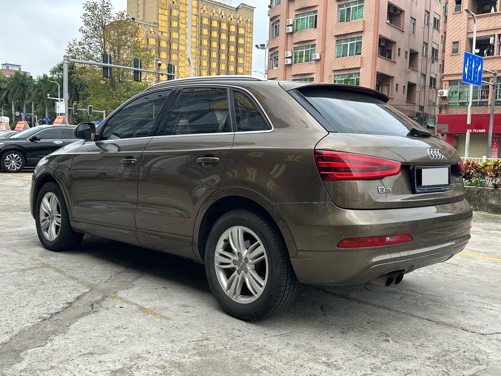 Audi Q3 2014 car image #9