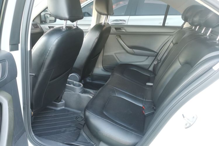 Volkswagen Santana 2018 car image #11