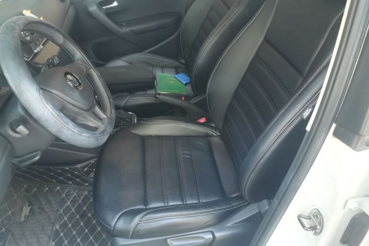 Volkswagen Polo 2019 car image #15