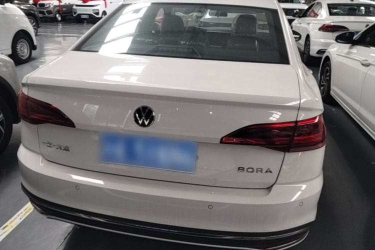 Volkswagen Bora 2026 car image #6