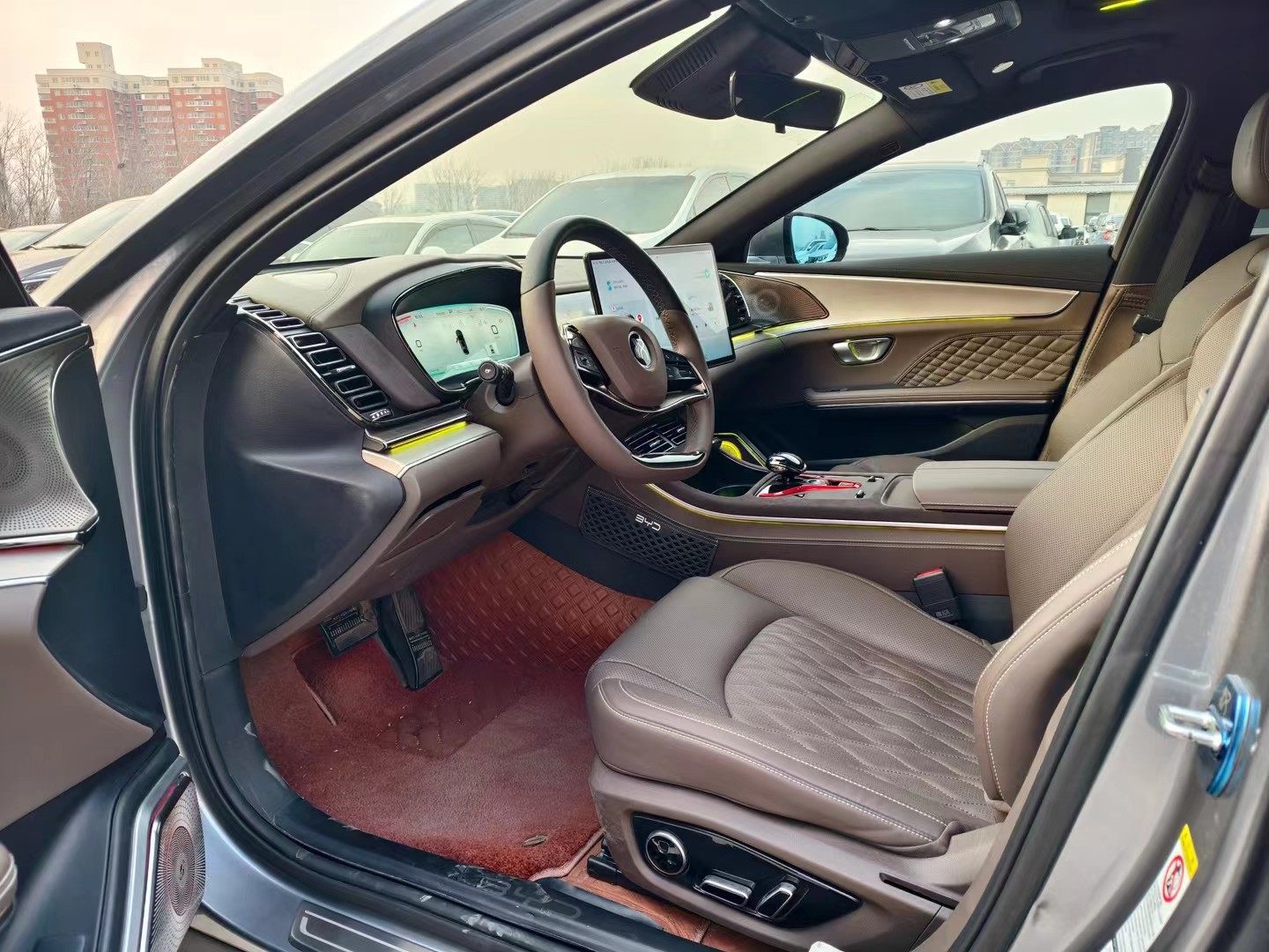 BYD Han 2023 car image #2