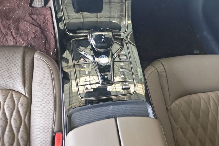 BYD Han 2023 car image #14