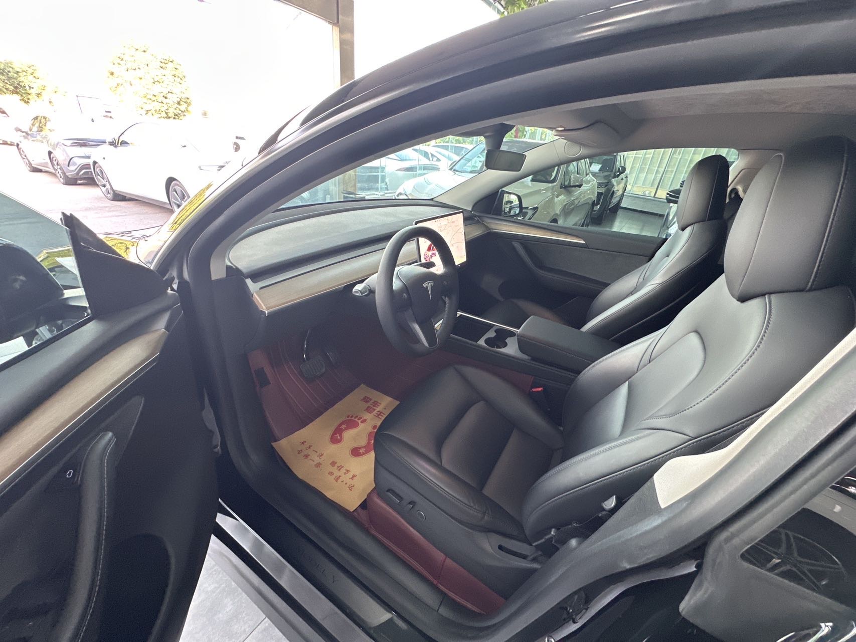 Tesla Model Y 2022 car image #6