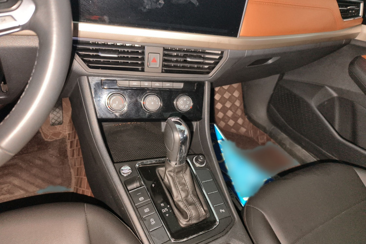Volkswagen Bora 2023 car image #14
