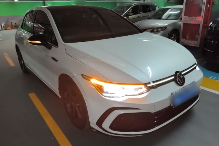 Volkswagen Golf 2022 car image #4