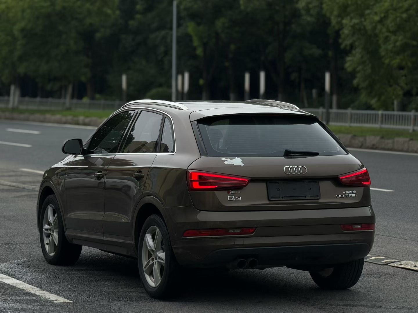 Audi Q3 2016 car image #9
