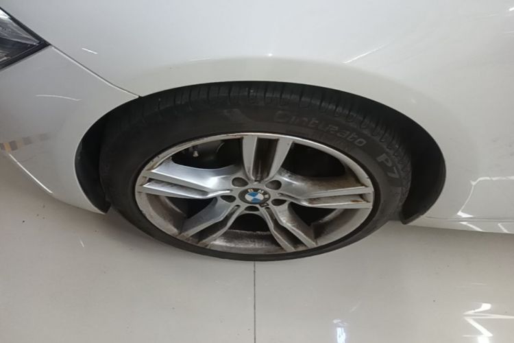 BMW 3 Series 2018 #9 BMW 3 Series 2018 صورة سيارة #9
