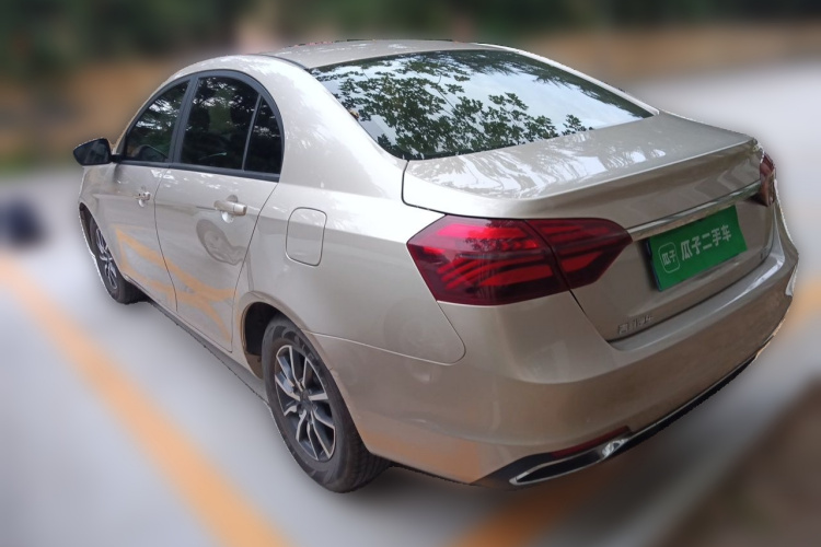 GEELY Emgrand 2019 car image #5