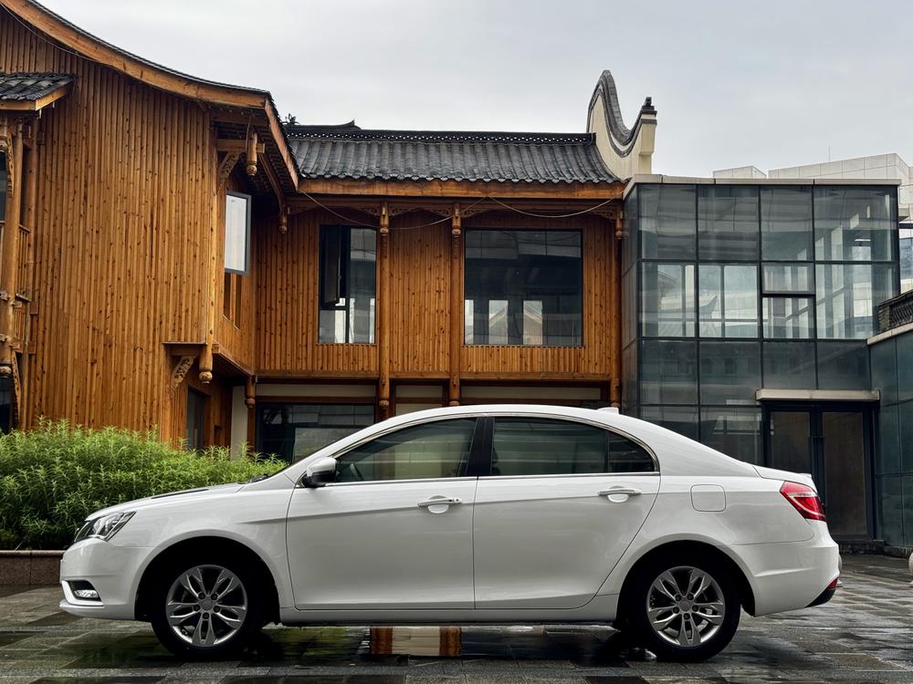 GEELY Emgrand 2016 car image #4