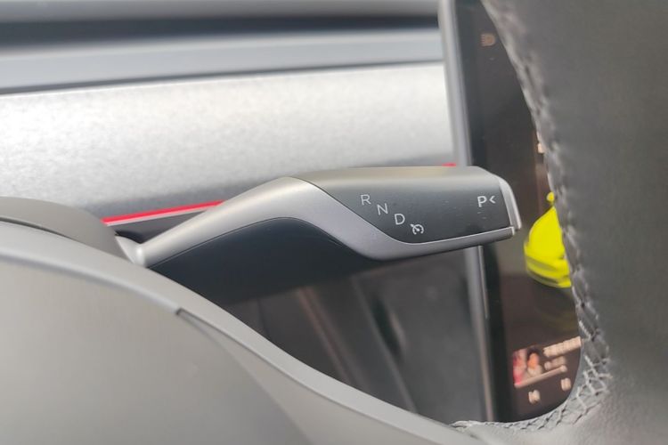 Tesla Model Y 2022 #14 Tesla Model Y 2022 car image #14