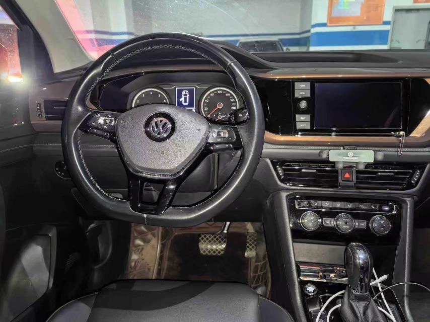 Volkswagen Tharu 2019 car image #4