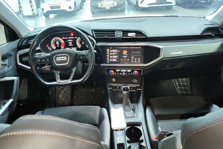 Audi Q3 2022 #10 Audi Q3 2022 صورة سيارة #10