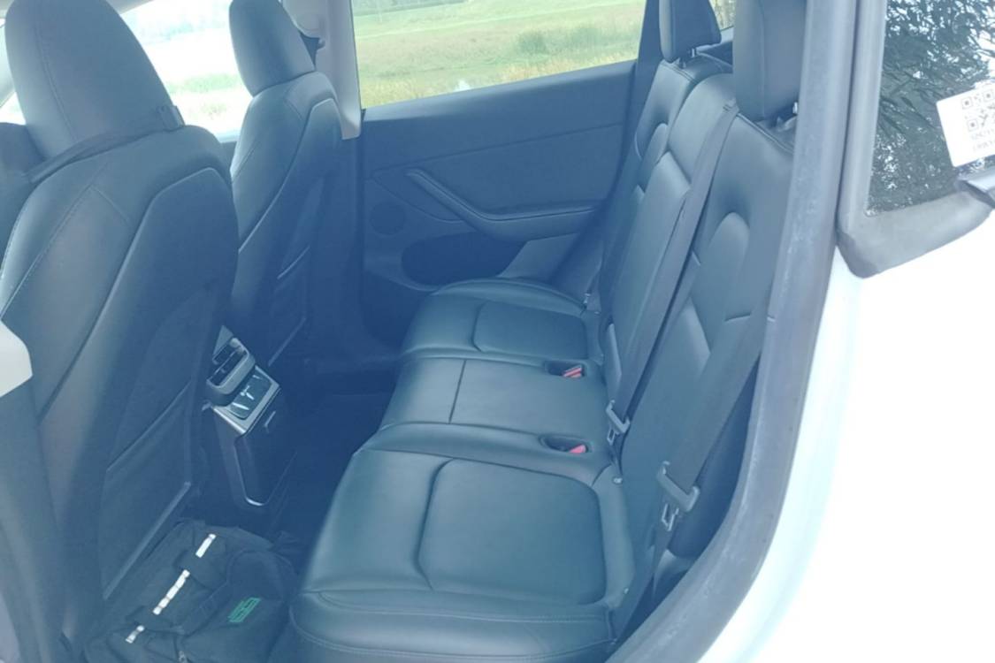 Tesla Model Y 2024 car image #8