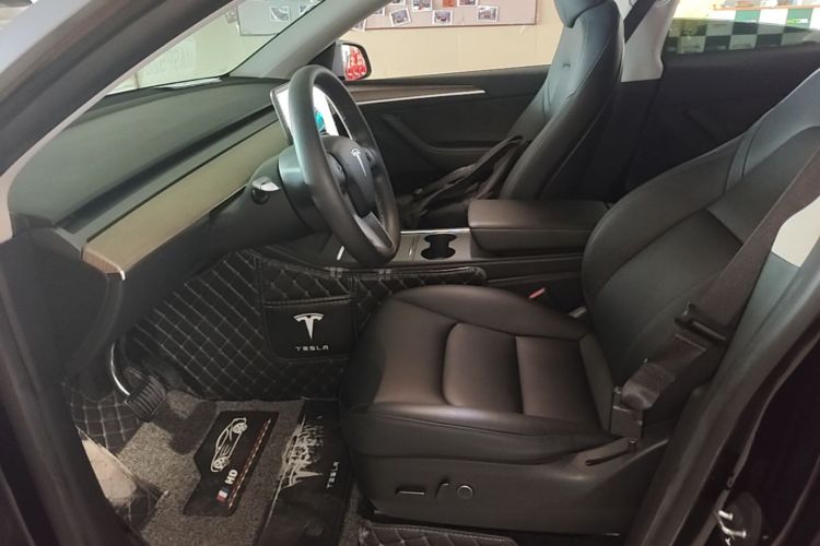 Tesla Model Y 2022 car image #15