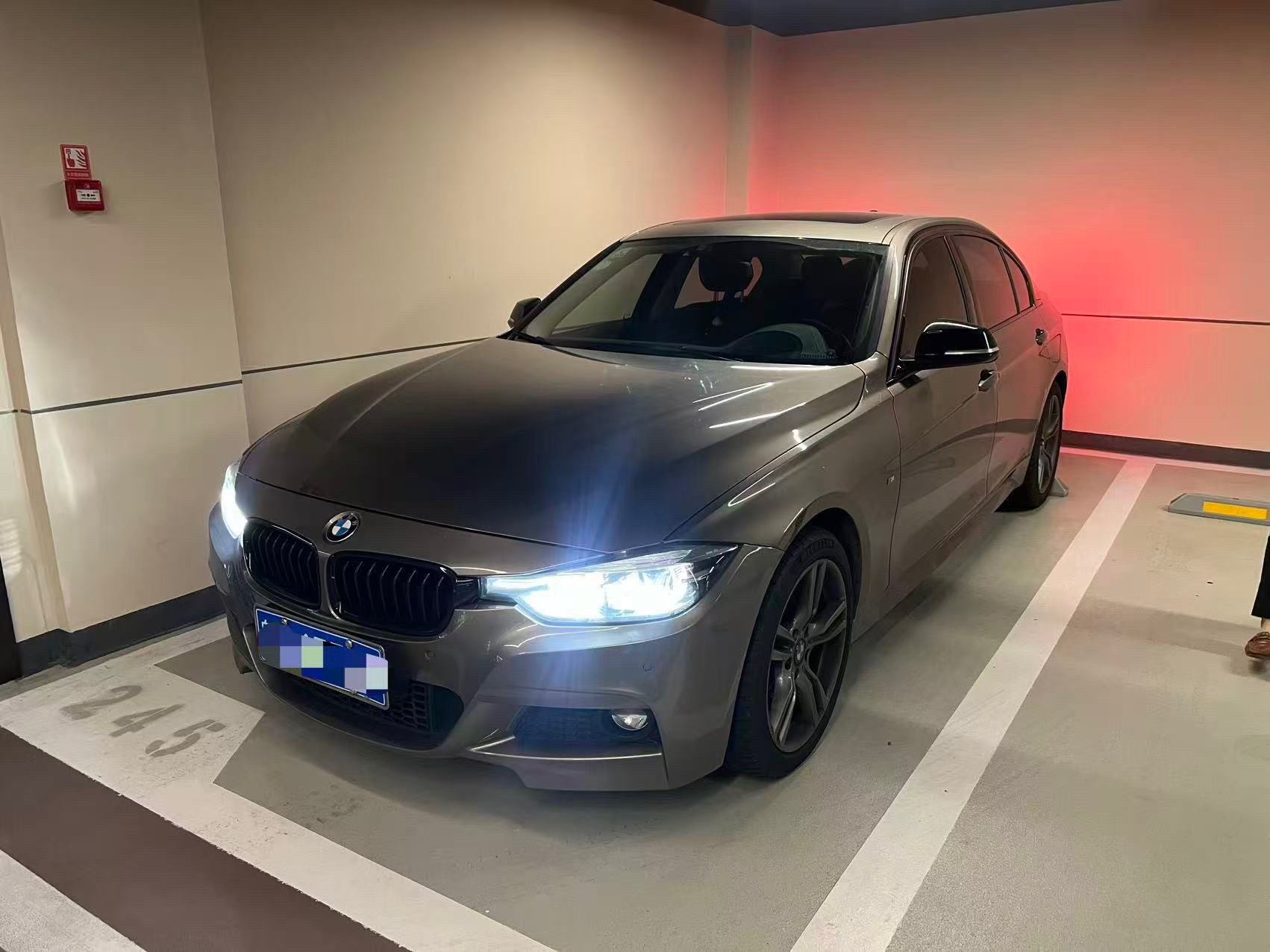 BMW 3 Series 2018 BMW 3 Series 2018 car image