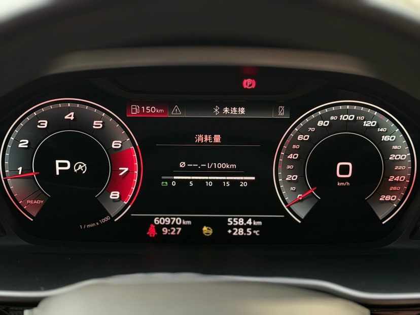 Audi Q3 2023 car image #8