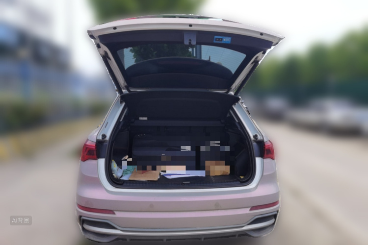 Audi Q3 2020 car image #21