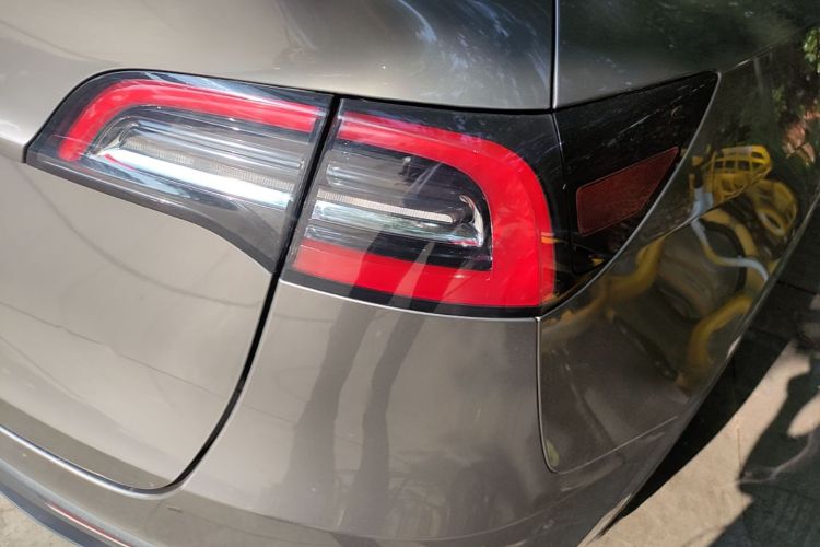Tesla Model Y 2021 #8 Tesla Model Y 2021 car image #8