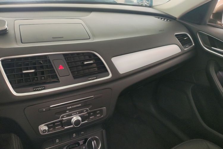 Audi Q3 2017 #13 Audi Q3 2017 car image #13