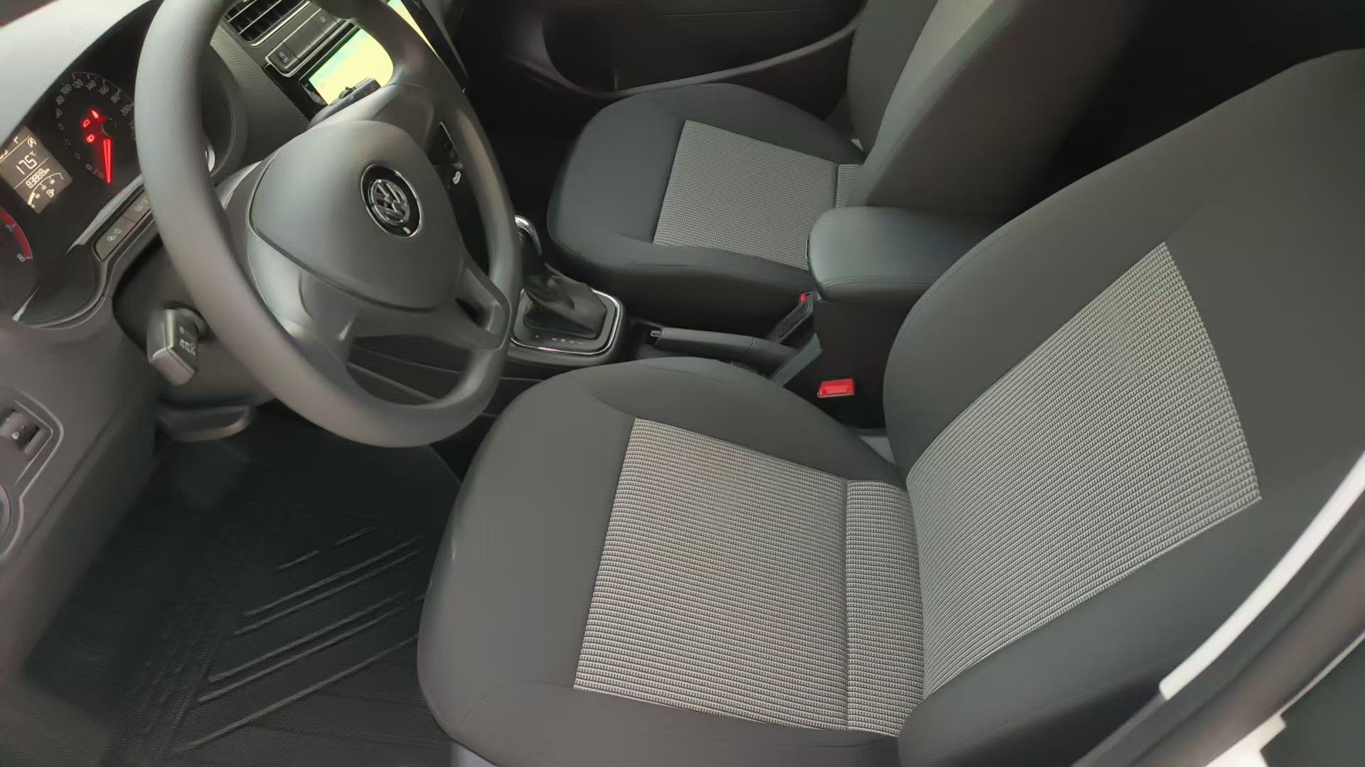 Volkswagen Polo 2018 immagine di auto #7