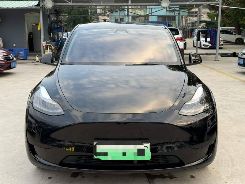 Tesla Model Y 2022 car image #2
