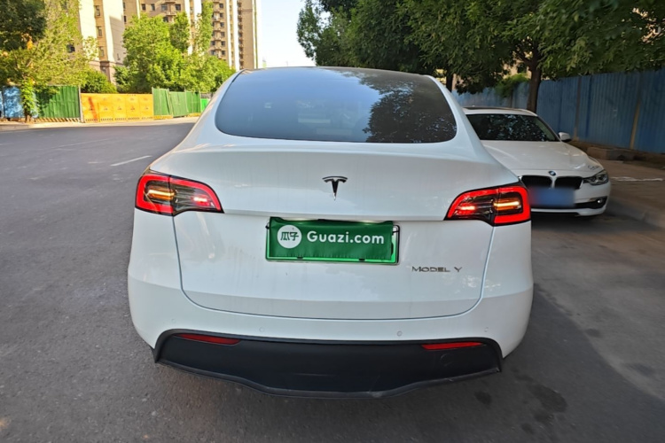 Tesla Model Y 2022 #6 Tesla Model Y 2022 car image #6