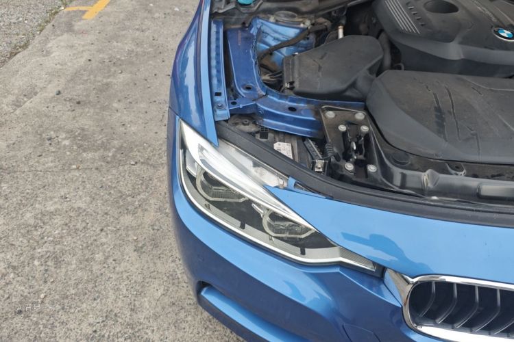 BMW 3 Series 2018 car image #8