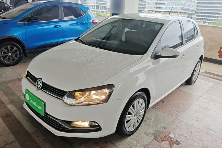 Volkswagen Polo 2018 car image #2